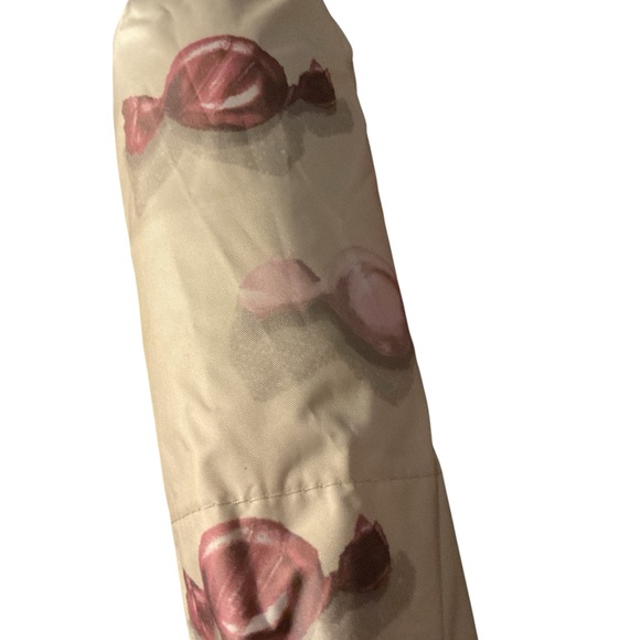 Coach  Cream Umbrella with candy wrapper design. NWT NEVER OPENED - Picture 3 of 3
